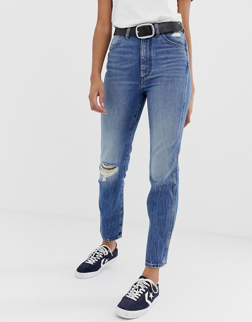 Wrangler Icon 11wwz mom jeans with distressed knee