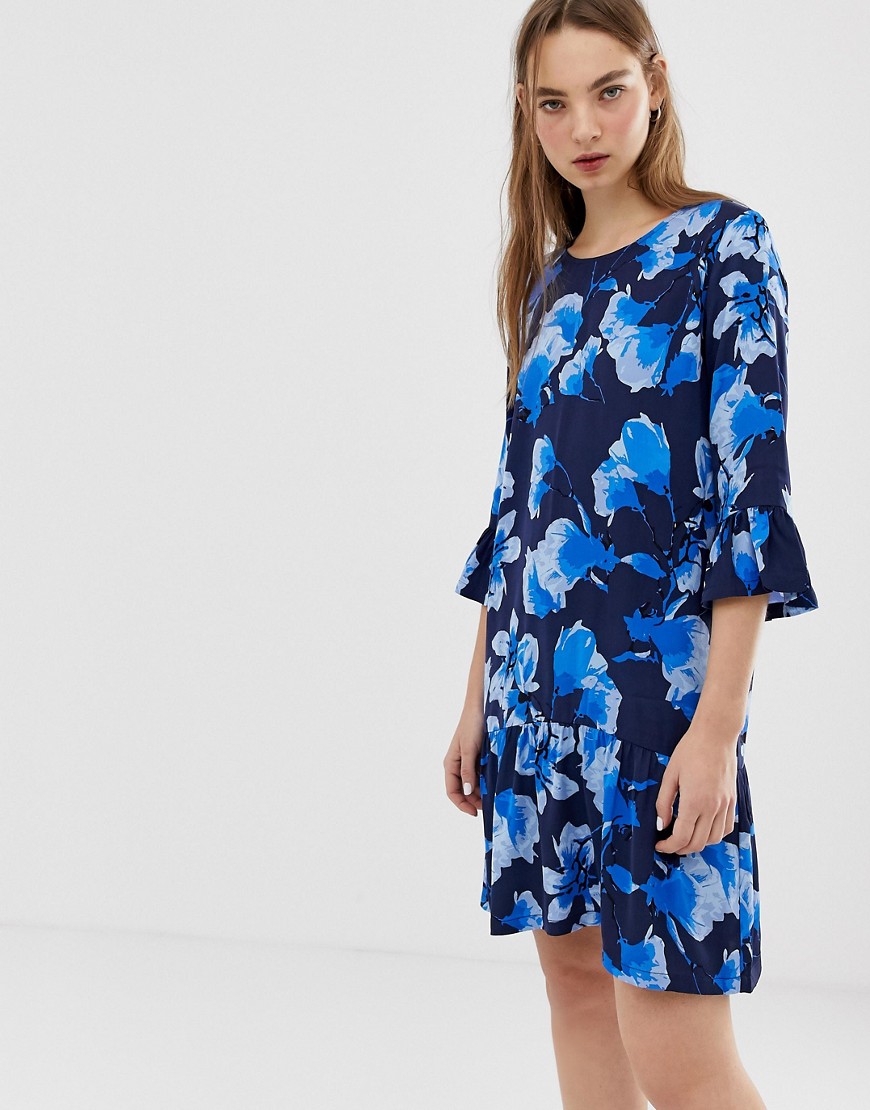 Minimum floral dress with fluted sleeves
