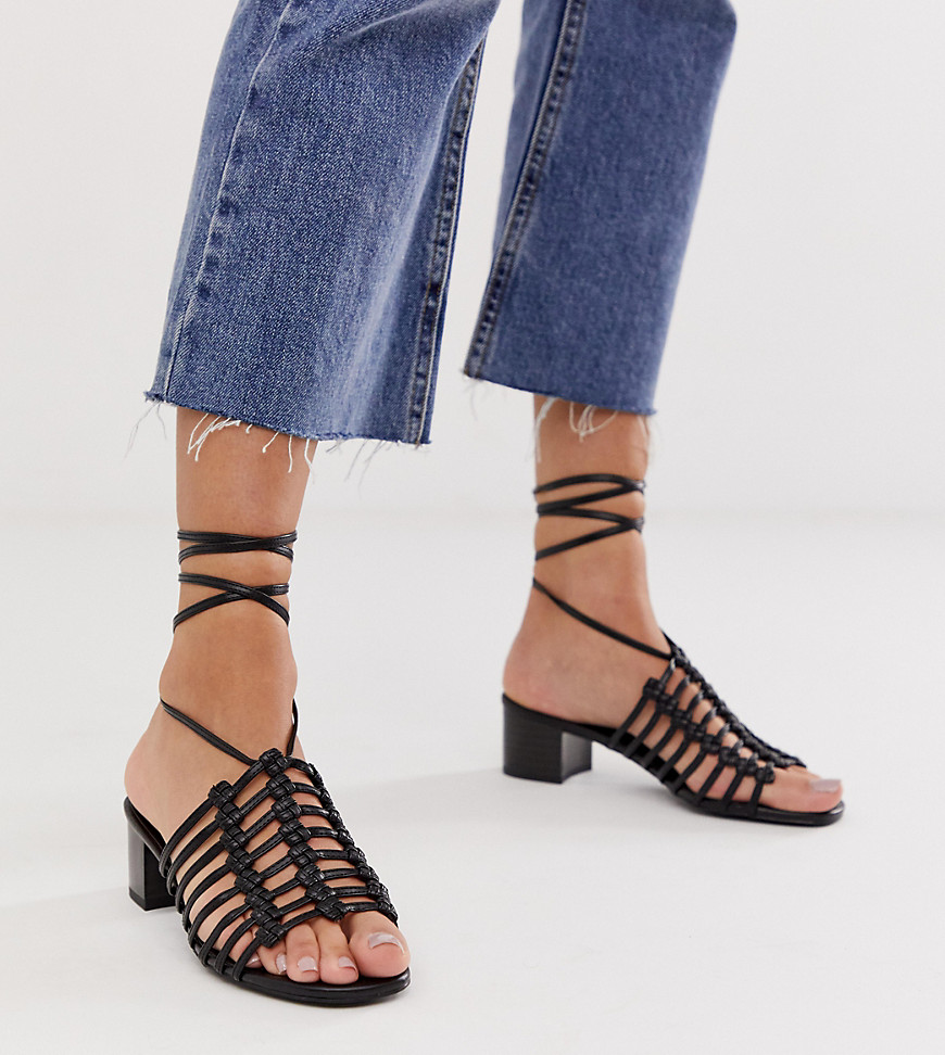 New Look Cut Out Sandal In Black