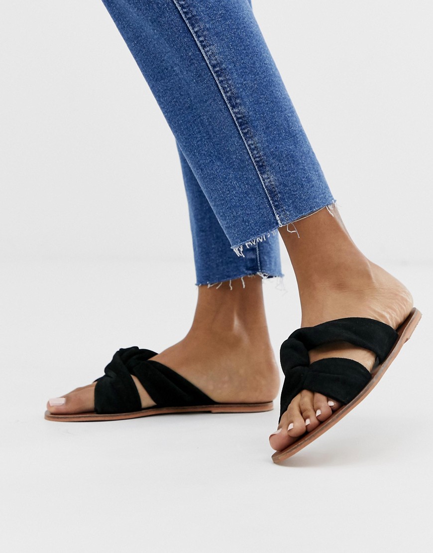 Warehouse knot sandals in black