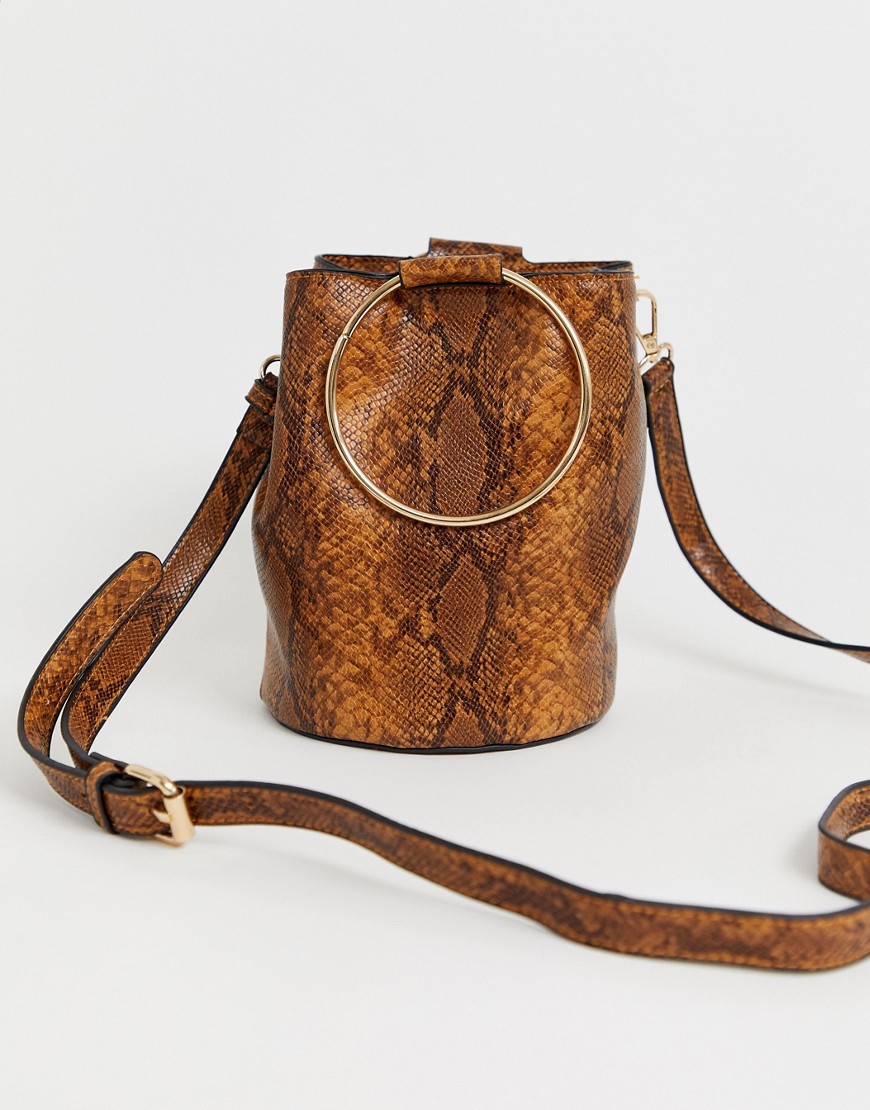 Warehouse bucket bag with circle handle in snake