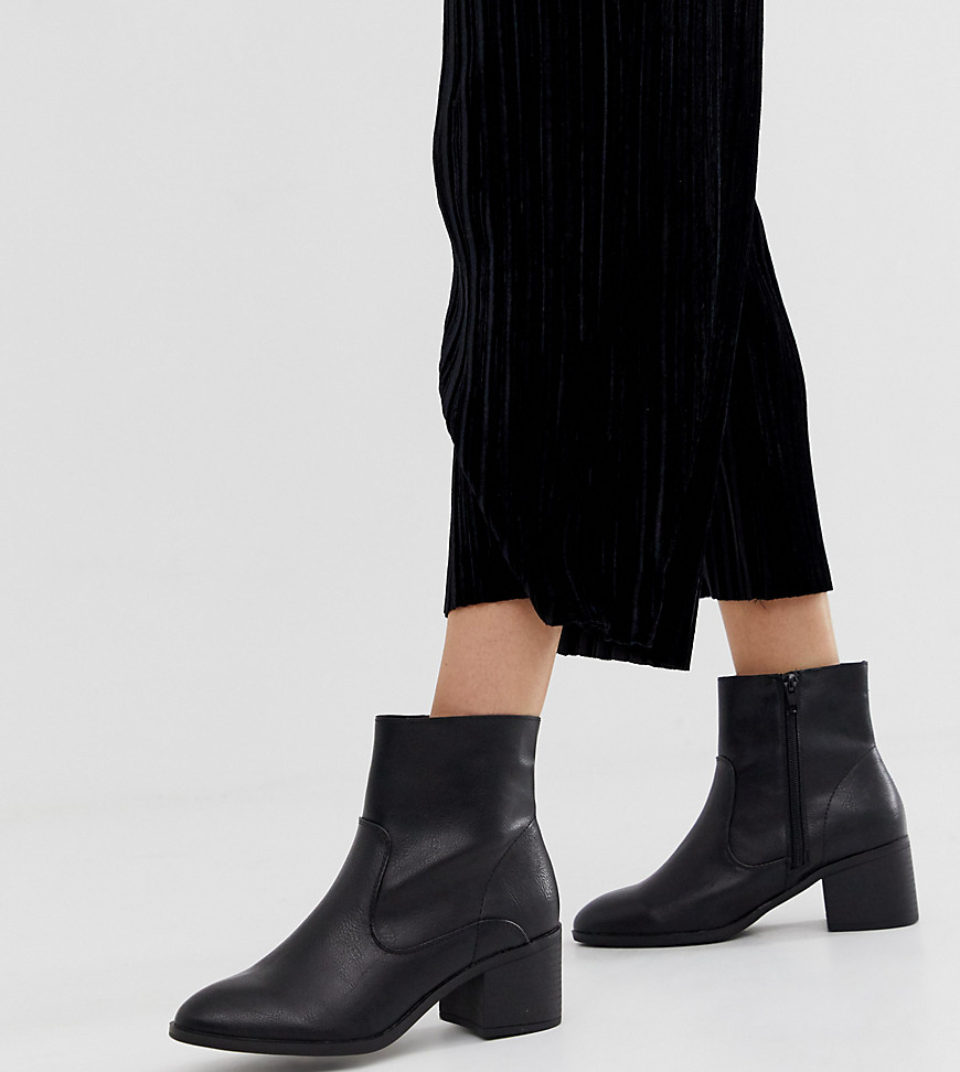 New Look PU block heeled boot in black