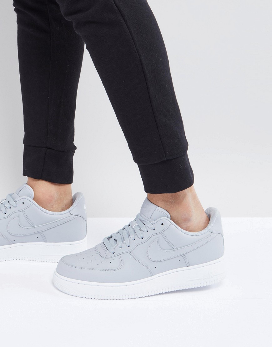 Nike Air Force 1 '07 trainers in grey
