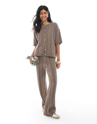 パンツ ApartmentThree High-WaistedFlareTrousers Apartment Three（アパートメントスリー）の「Apartment Three