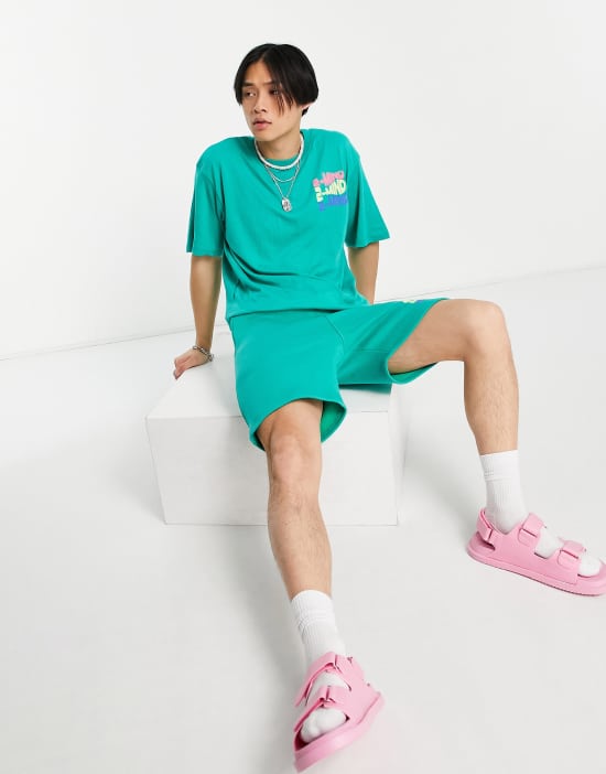https://images.asos-media.com/products/2-minds-oversized-backprint-t-shirt-in-turquoise-part-of-a-set/203185101-3?$n_550w$&wid=550&fit=constrain