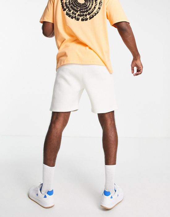https://images.asos-media.com/products/2-minds-printed-jersey-shorts-in-white/203027073-2?$n_550w$&wid=550&fit=constrain