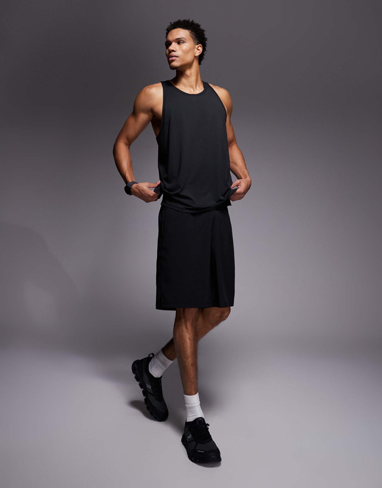 4505 быстросохнущие тренировочные шорты свободного кроя длиной 10 дюймов черного цвета с карманами на молнии