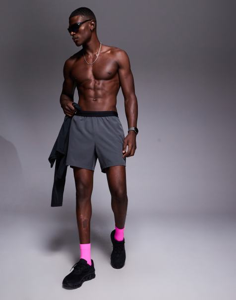 4505 13cm running shorts with elastic waist and zip phone pocket in charcoal - view 1