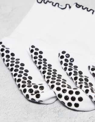 4505 2 Pack Non Slip Grip Lettuce Edge Pilates Crew Socks In Black