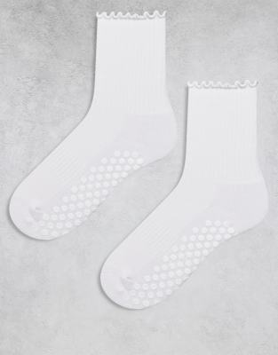 4505 2 Pack Non-slip Grip Lettuce Edge Pilates Crew Socks In White