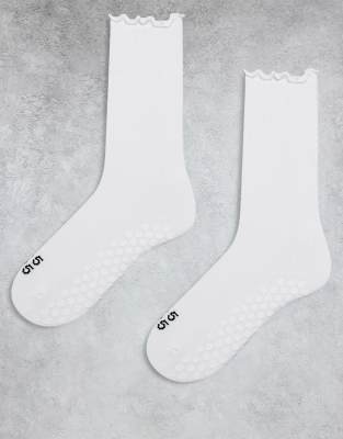 4505 2 Pack Non-slip Grip Lettuce Edge Pilates Crew Socks In White