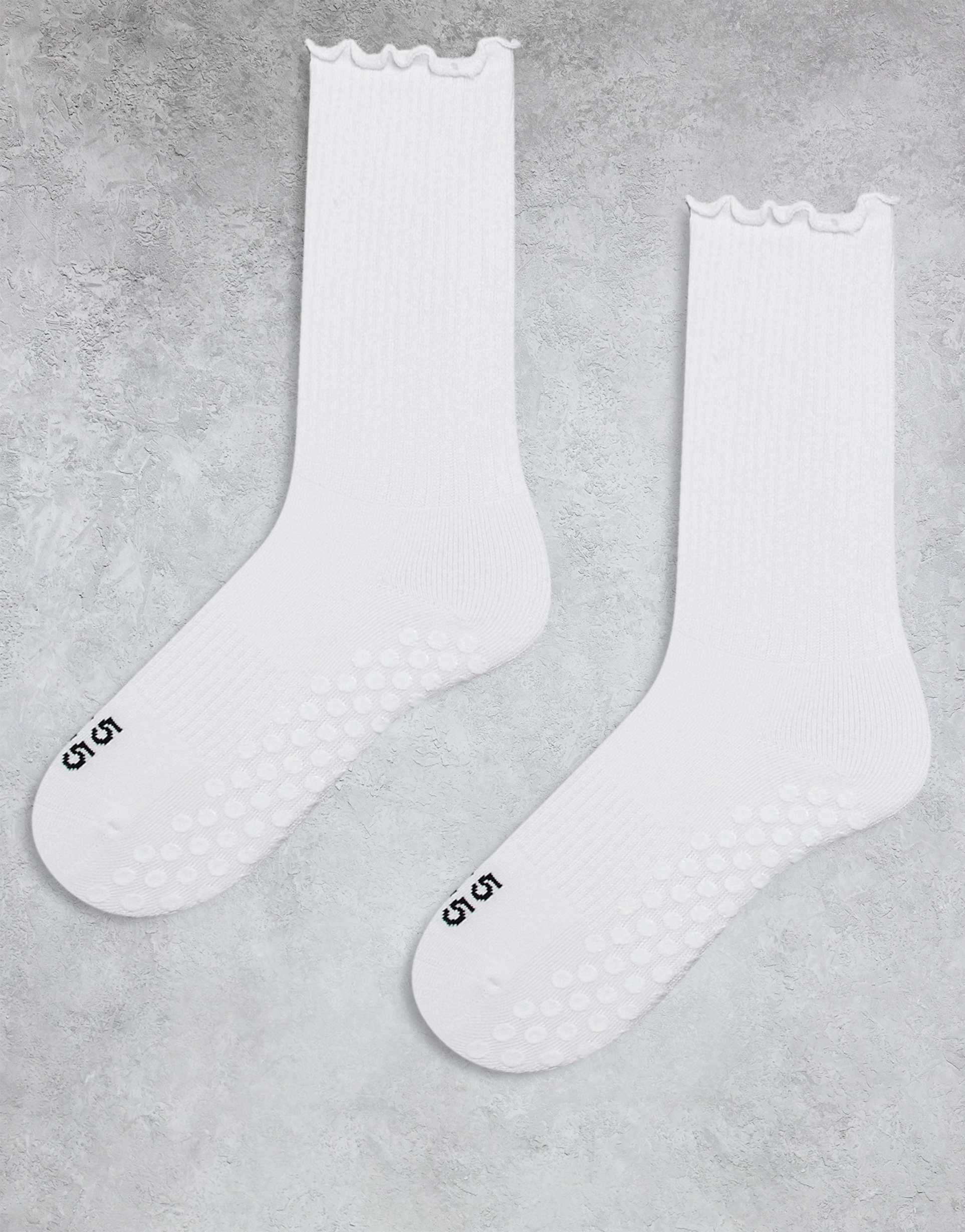 4505 2 pack non-slip grip lettuce edge pilates crew socks in white
