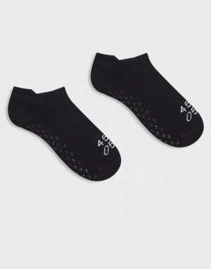 4505 2 pack pilates grip ankle sock in black