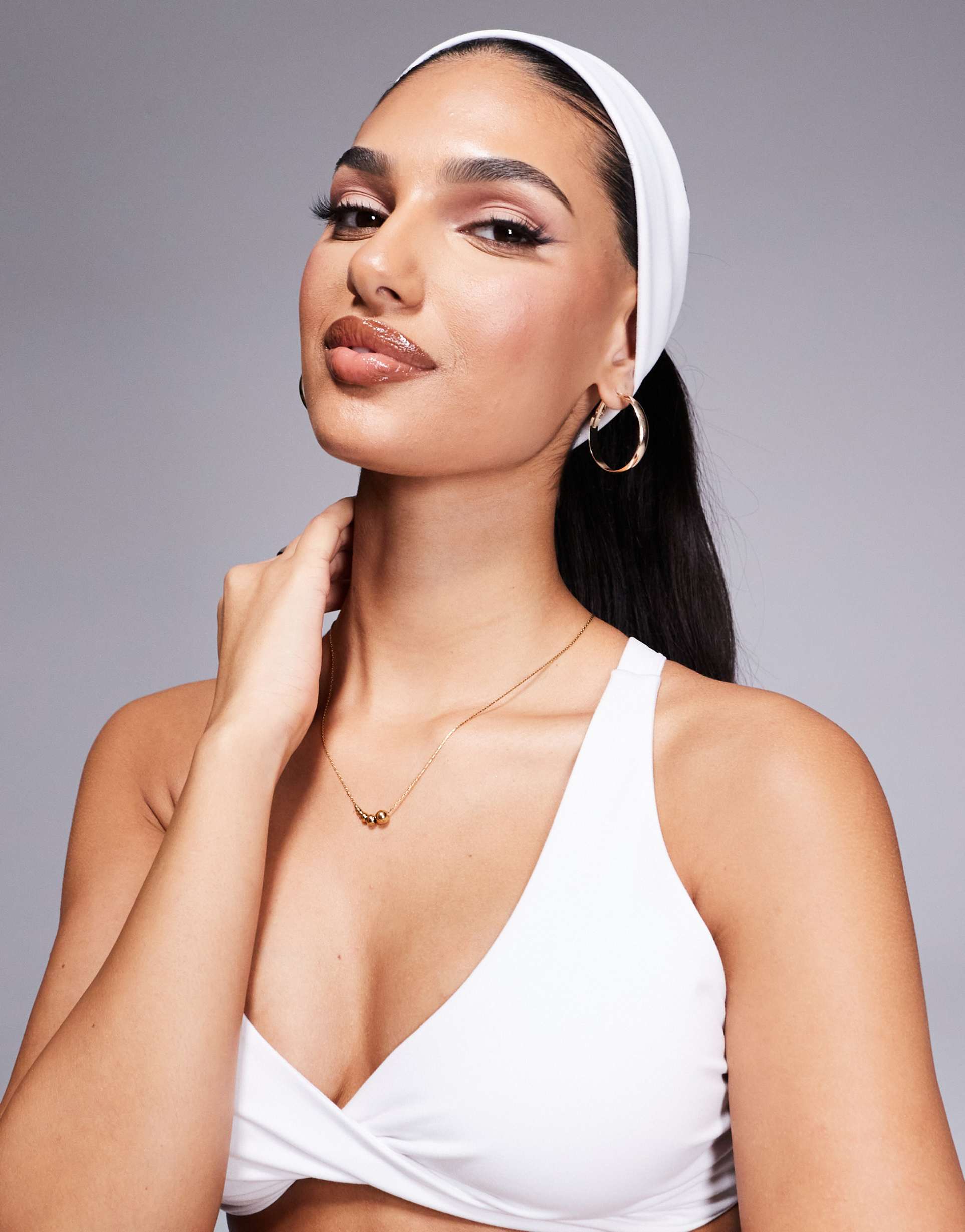 4505 2-pack soft touch yoga wide headbands in black and white