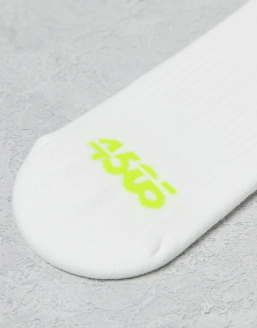 4505 3-pack 2-stripe running socks with elasticized arch support and antibacterial finish in white with neon yellow stripe