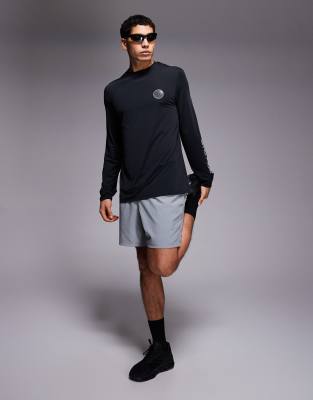 4505 5"" Running Short With Elastic Waist Band And Phone Pocket In Black