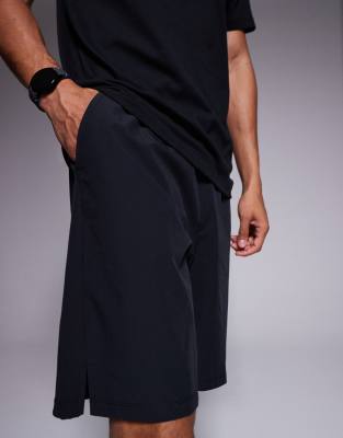 4505 8" Wide Leg Training Shorts With Zip Phone Pocket In Black