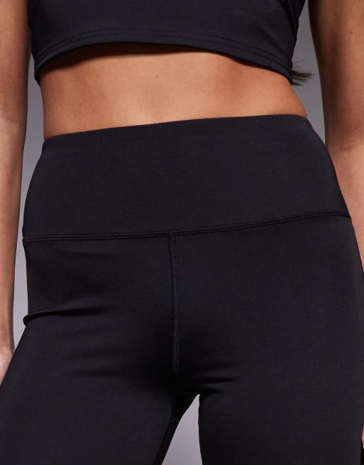 4505 Active – Heart – Czarne krótkie legginsy modelujące o długości 13 cali, 5 z 5