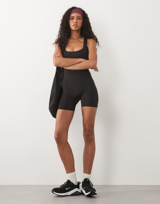 4505 active jumpsuit med djup halsringning och inbyggd bh i svart, 3 av 4