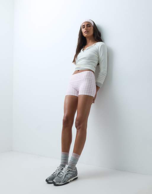 4505 active minishorts de talle alto de 3" con estampado vichy, 2 de 5