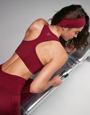 4505 Active Push Up Medium Support Sports Bra In Red