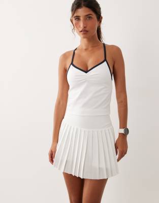 4505 Active Ruched Front Tank Top With Inner Bra And Contrast Piping In White