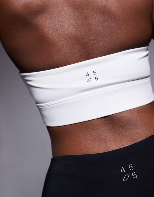 4505 – Active – Sport-BH in Weiß mit Neckholder, mittlerer Stützfunktion und herausnehmbaren Polstern, 4 von 4