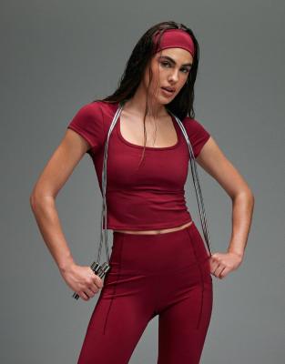 4505 Active Square Cap Sleeve Top In Red