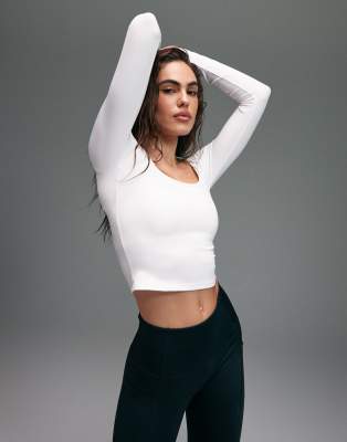 4505 Active Square Neck Long Sleeve Top In White