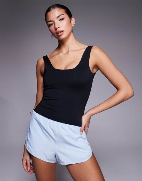 4505 active square neck vest with inner bra in black