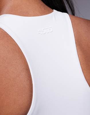 4505 Active Tank Top With Shelf Bra And Removable Padding In White