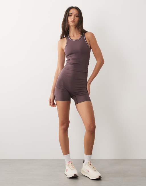 4505 – Active – Trägertop in Taupe-Braun mit U-Ausschnitt, integriertem BH und Paspelierung, 2 von 4