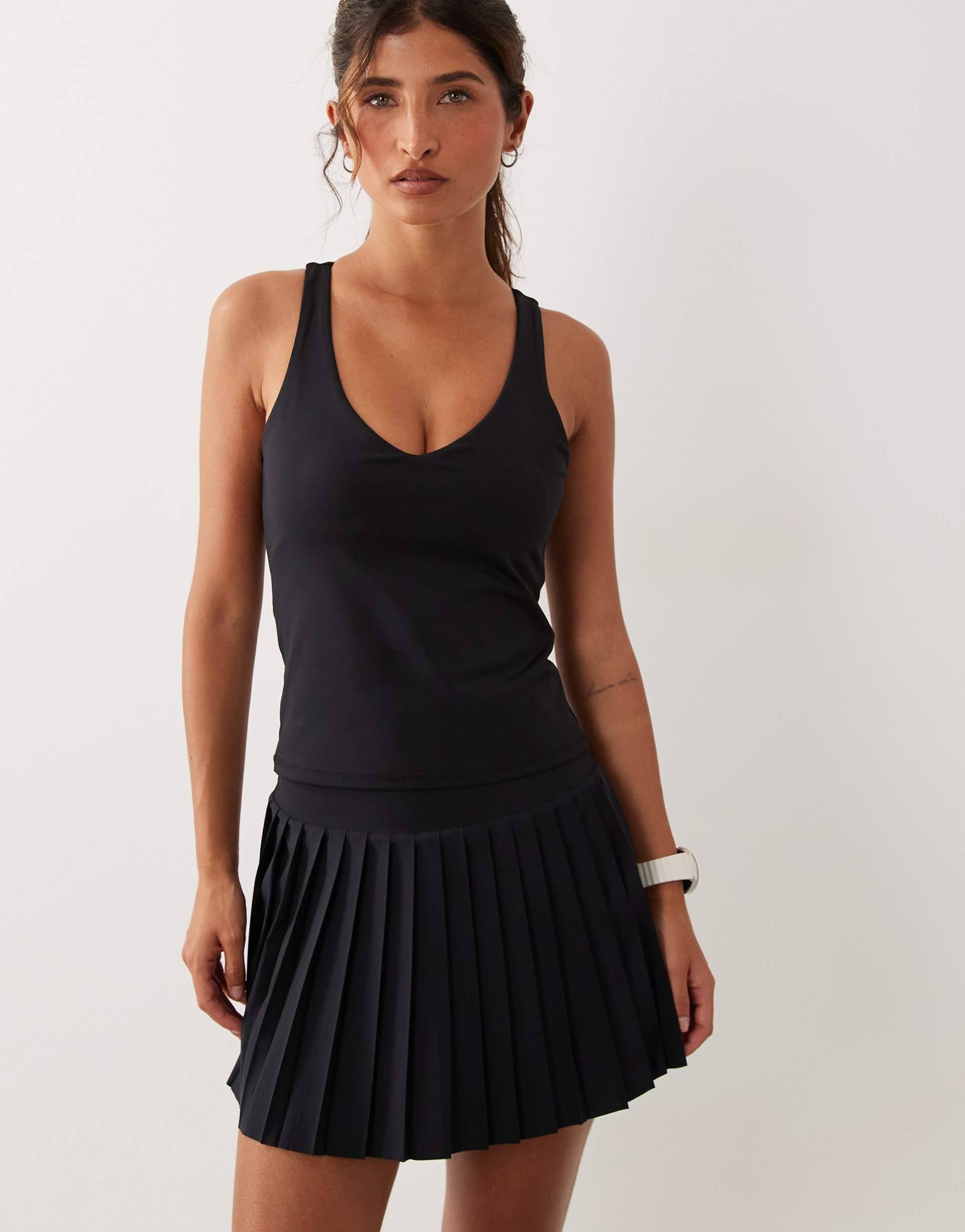 4505 active v-neck racer back tank top with inner bra in black