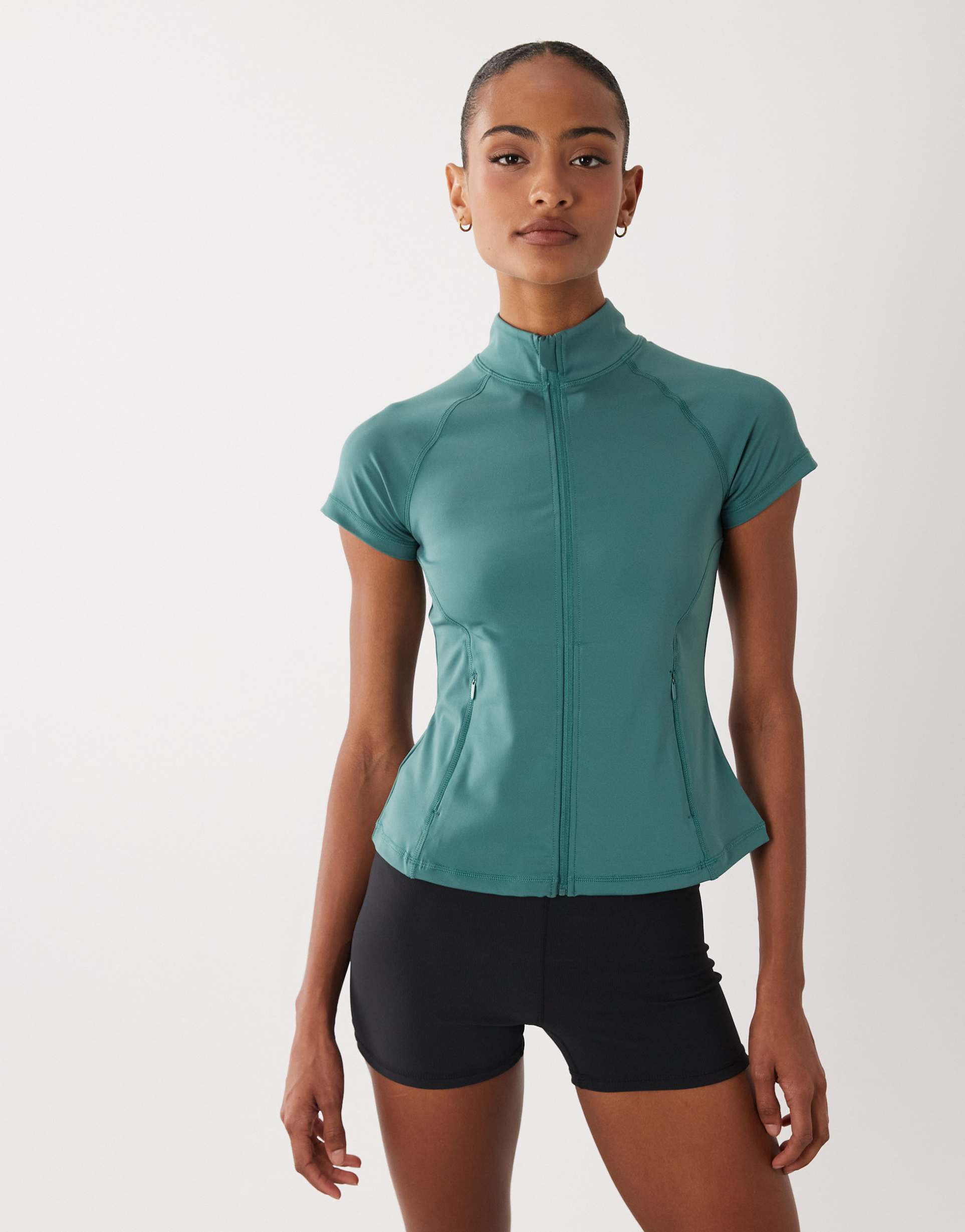 4505 active zip up short sleeve running jacket with zip pockets in sage