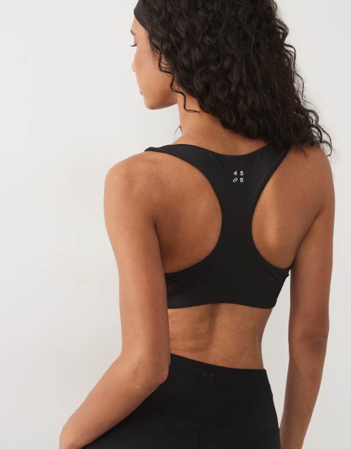 4505 aktiv sports-BH med dyb rund hals, racerryg og medium støtte i sort, 3 af 4
