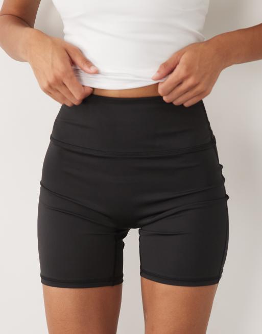 4505 aktive bum sculpt højtaljede leggings med korte ben 5" i sort, 3 af 5