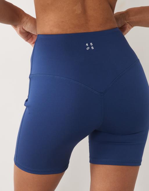 4505 aktywne legging shorts z wysokim stanem 5" w kolorze true blue, 2 z 5