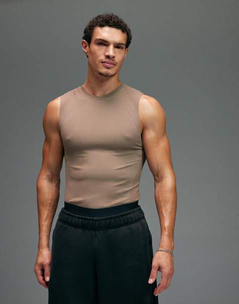 4505 – Beige underställslinne i seamless-design med muscle fit och definierande kompression - view 1