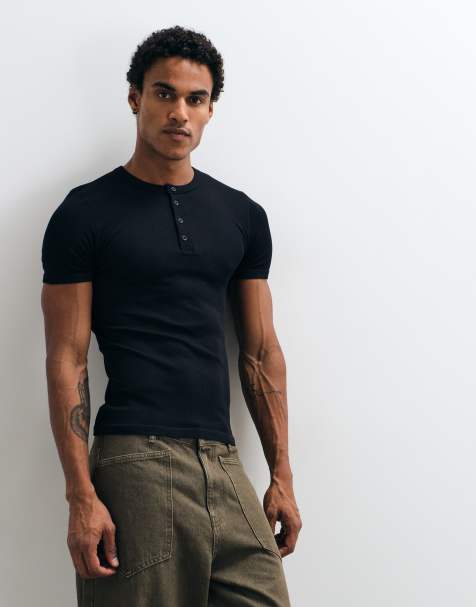 4505 bezszwowy prążkowany T-shirt treningowy henley o kroju podkreślającym sylwetkę w czerni - view 1