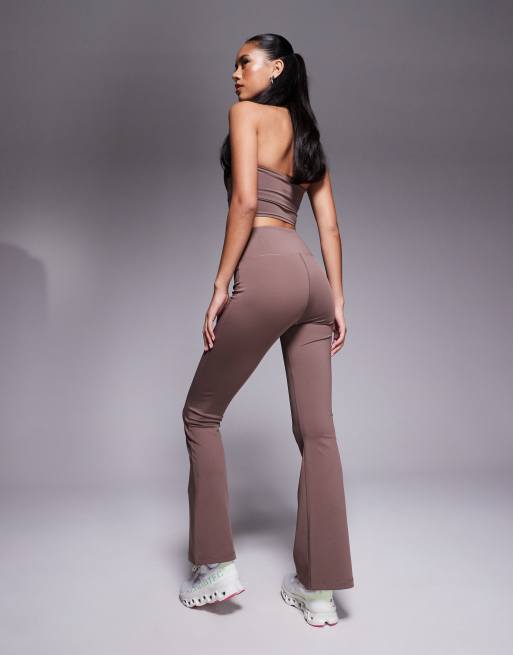 4505 – Brązowoszare dopasowane legginsy z rozkloszowanymi nogawkami, 2 z 5