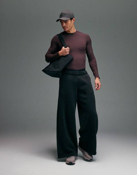 4505 – Brun, långärmad topp i seamless-design med muscle fit och definierande kompression - view 1