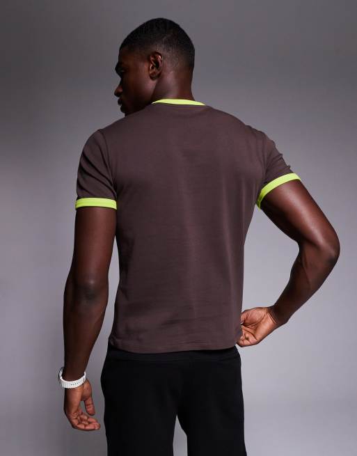 4505 – Brun t-shirt i bomull med krympt design, snabbtorkande finish och rund halsringning, 3 av 5