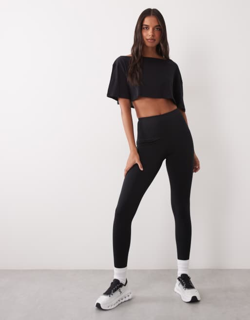 4505 camiseta cropped de algodón con textura slub y hombros descubiertos en negro, 2 de 4