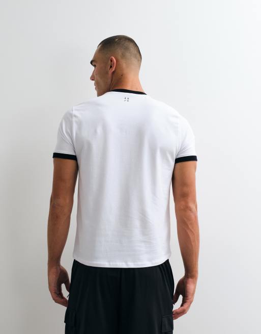 4505 camiseta ringer de algodón de corte ajustado y efecto encogido con acabado de secado rápido en blanco, 5 de 5
