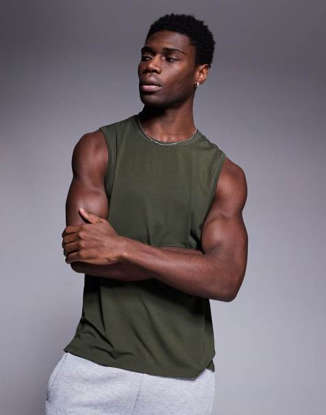 4505 – Ciemnozielony szczotkowany top sportowy bez rękawów z obniżoną linią pach - view 1