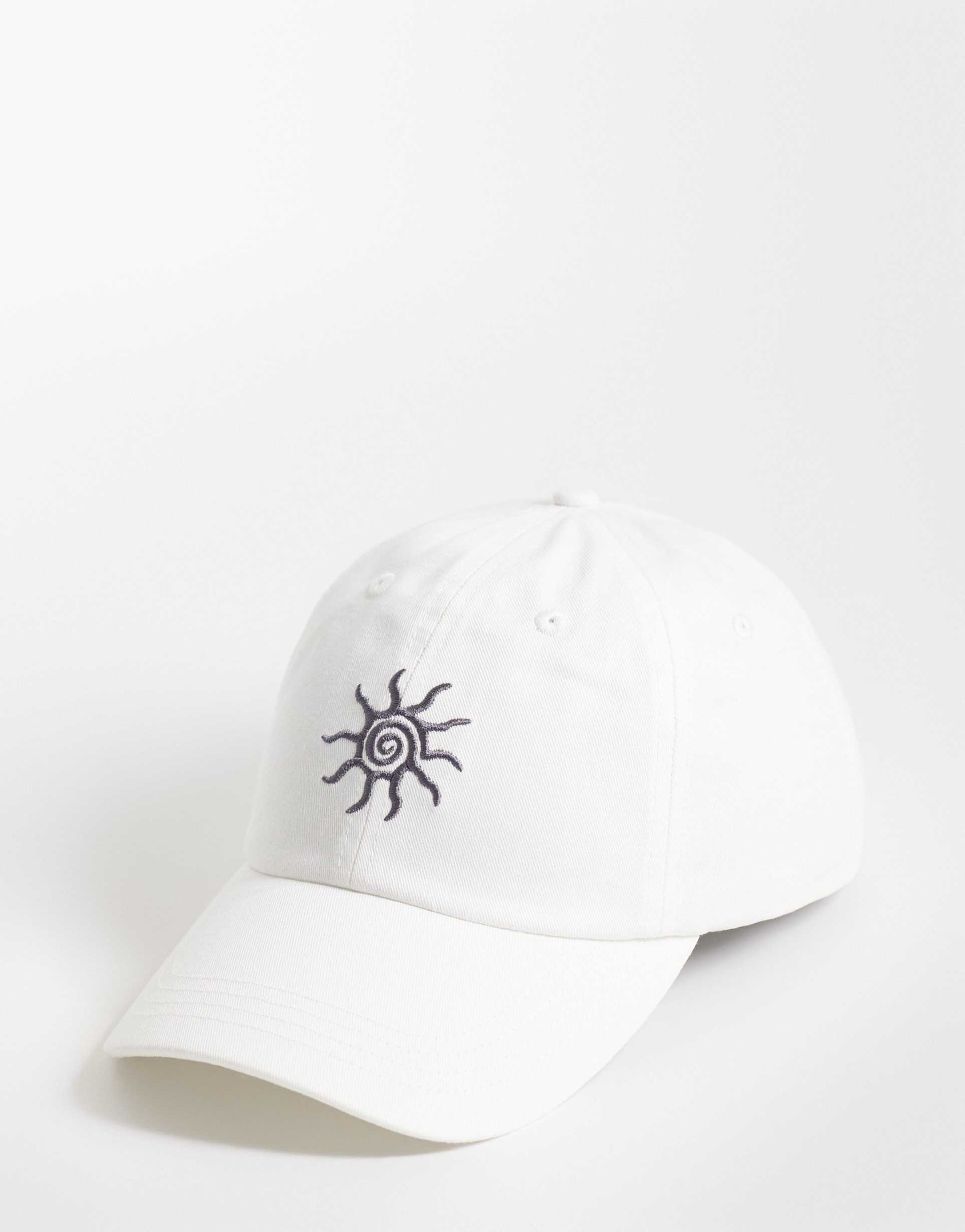4505 cotton cap with studio sun embroidery in vintage white