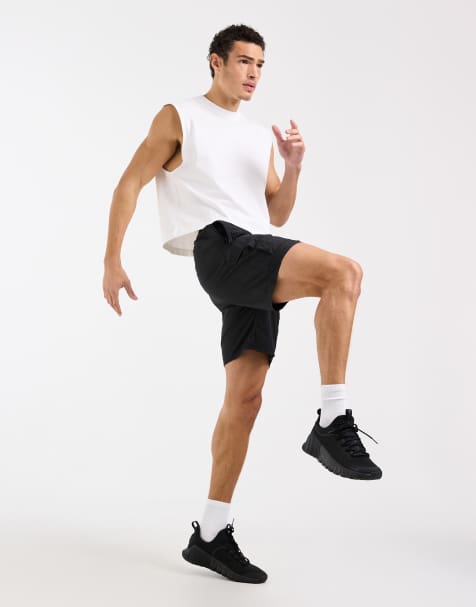 4505 crinkle nylon 18cm cargo training shorts with zip pockets in black - view 1