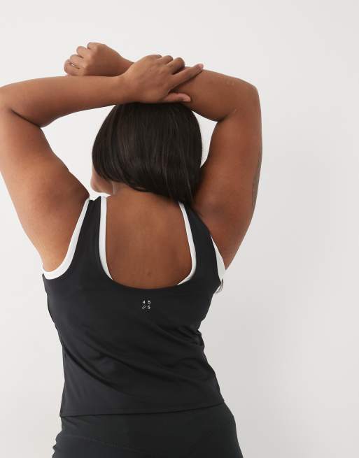 4505 Curve active double layer scoop neck tank with inner bra and removable padding in black, 2 of 4