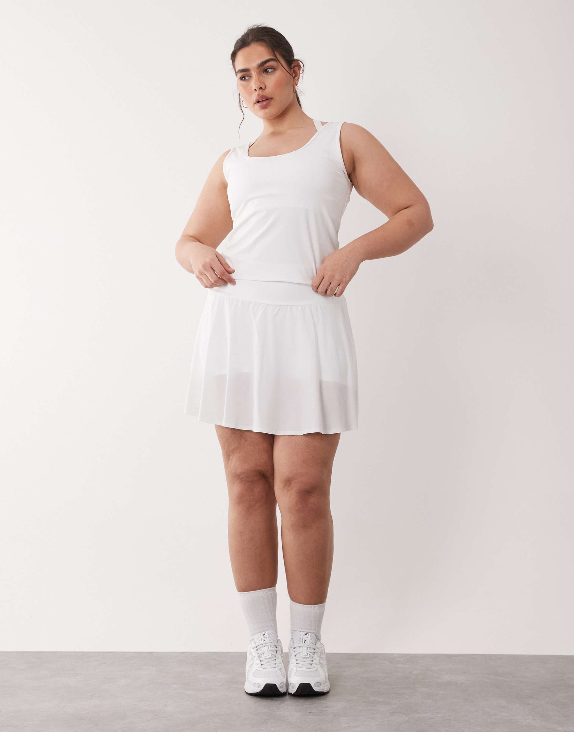 4505 curve active flippy tennis skirt with liner shorts in white