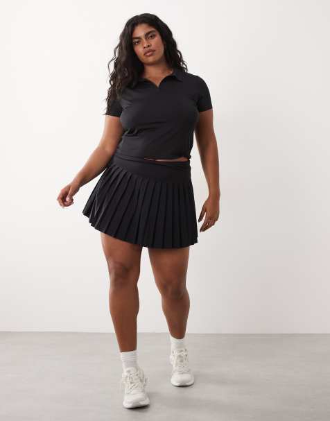 4505 Curve – Active – Plissierter Tennisrock in Schwarz mit integrierten Shorts - view 1